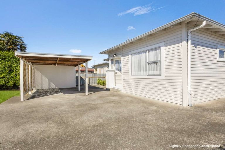 Photo of property in 1/705 Heretaunga Street East, Parkvale, Hastings, 4122