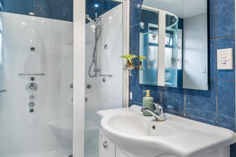 Photo of property in 9 Renoir Street, West Harbour, Auckland, 0618