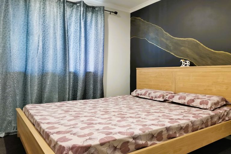 Photo of property in 12 Te Taniwha Road, One Tree Point, 0118