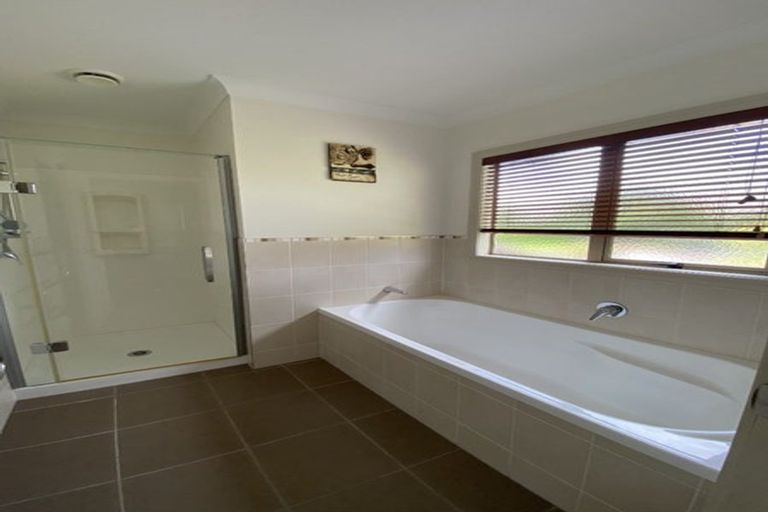 Photo of property in 58 English Oak Drive, Schnapper Rock, Auckland, 0632