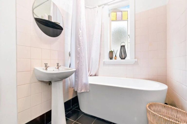 Photo of property in 77 Naylor Street, Hamilton East, Hamilton, 3216