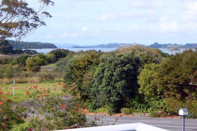 Photo of property in 84 Rangitane Loop Road, Kerikeri, 0294