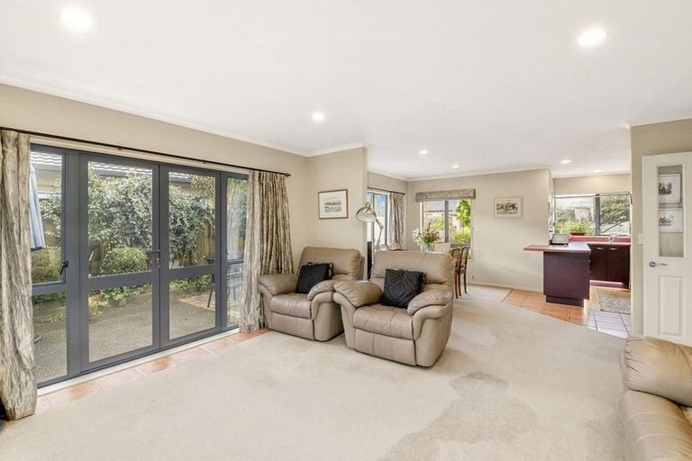 Photo of property in 162 Guildford Drive, Paraparaumu Beach, Paraparaumu, 5032