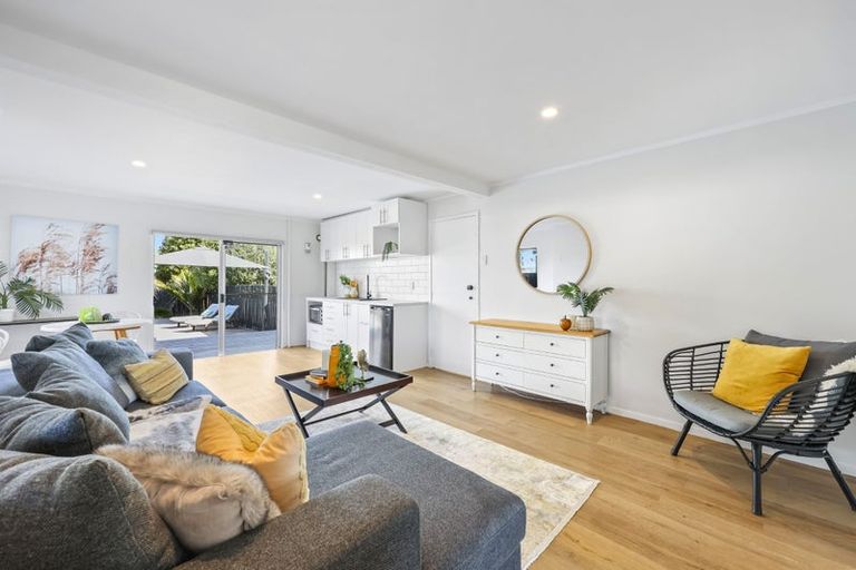 Photo of property in 109 Sandspit Road, Shelly Park, Auckland, 2014