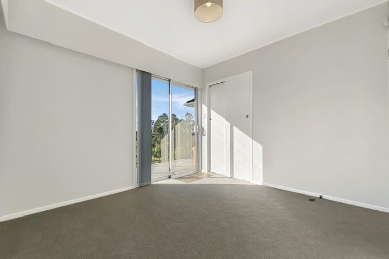 Photo of property in 52 Cyclarama Crescent, Massey, Auckland, 0614