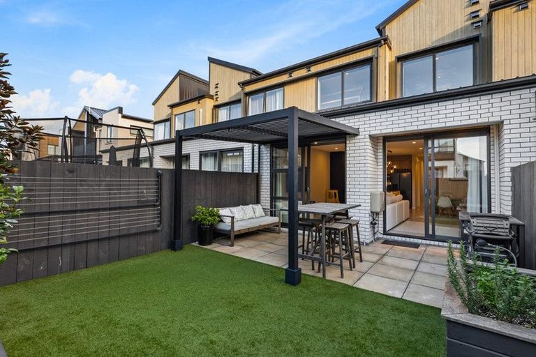 Photo of property in 48 Glidepath Road, Hobsonville, Auckland, 0616