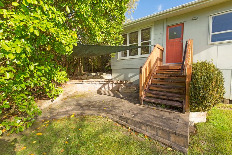 Photo of property in 7 Holiday Road, Stanmore Bay, Whangaparaoa, 0932