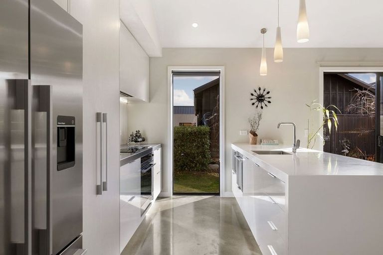 Photo of property in 24 Mckellar Drive, Jacks Point, Queenstown, 9371