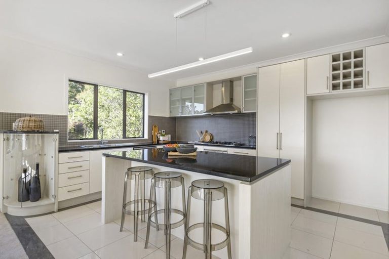 Photo of property in 14 Durbin Court, Greenhithe, Auckland, 0632