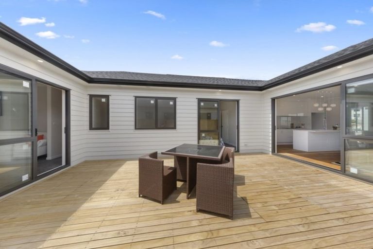 Photo of property in 50 Cooladawson Drive, Flat Bush, Auckland, 2019