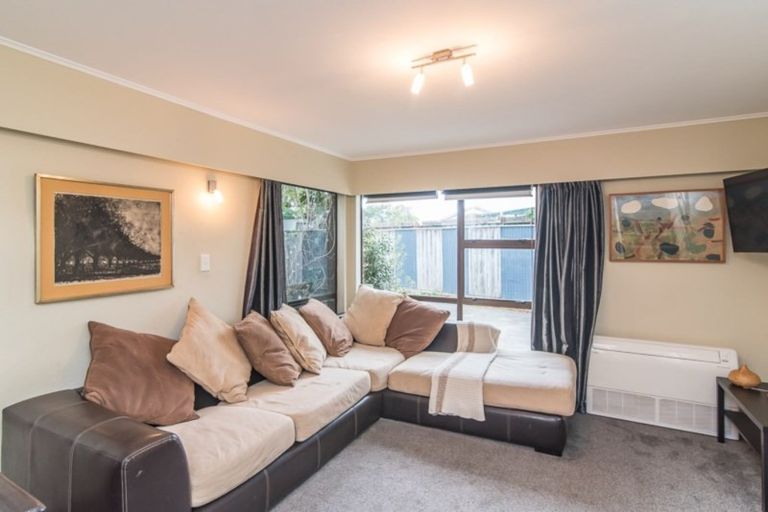 Photo of property in 31 Olive Terrace, Paraparaumu Beach, Paraparaumu, 5032