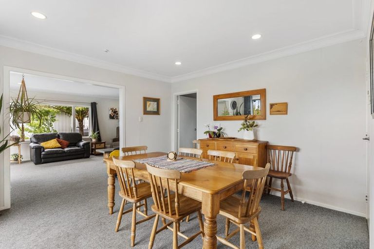 Photo of property in 96 Colwill Road, Massey, Auckland, 0614