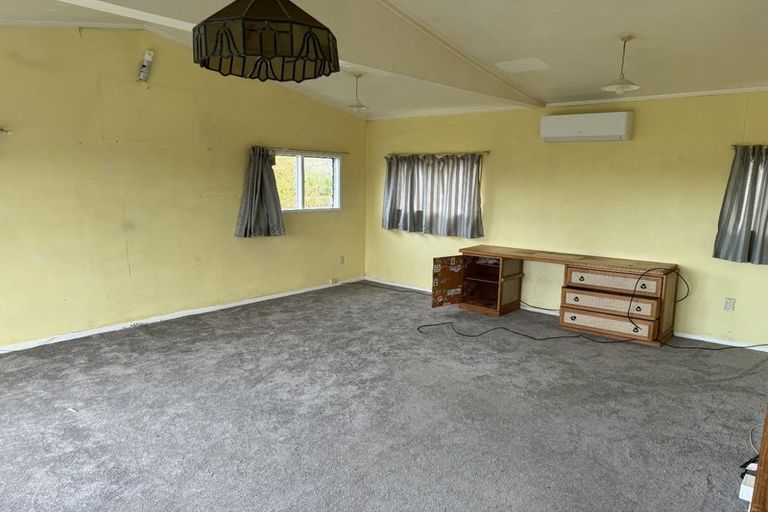 Photo of property in 31 Fairclough Road, Beach Haven, Auckland, 0626