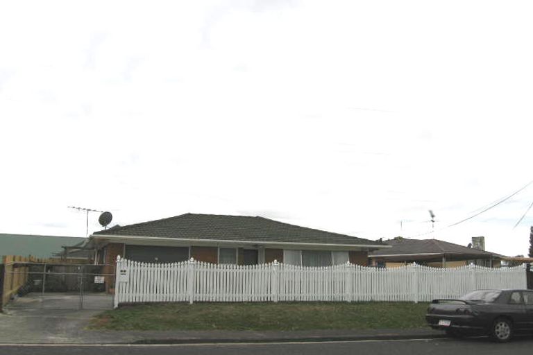 Photo of property in 1/1 Levesque Street, Birkdale, Auckland, 0626