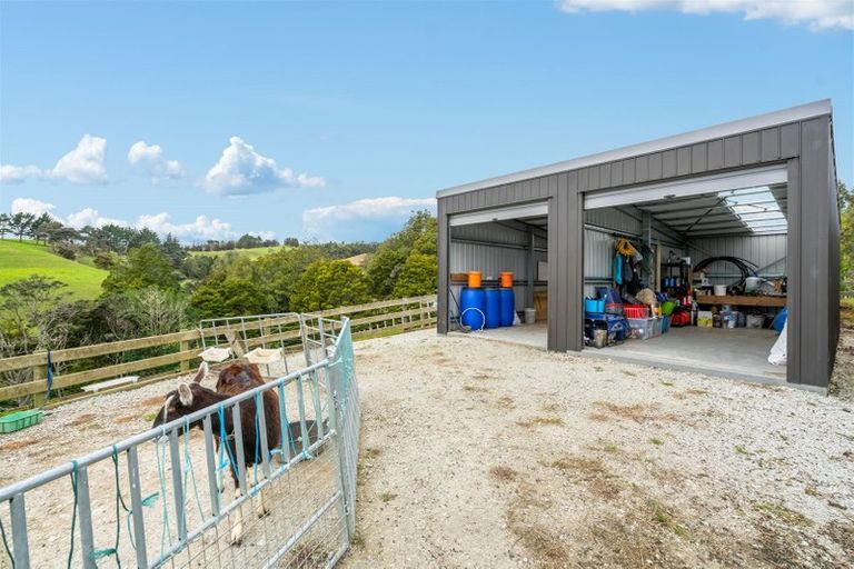 Photo of property in 42c Kaipara View Road, Helensville, 0875