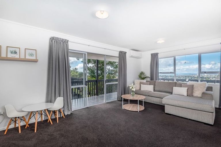 Photo of property in 127 Sunset Road, Totara Vale, Auckland, 0632