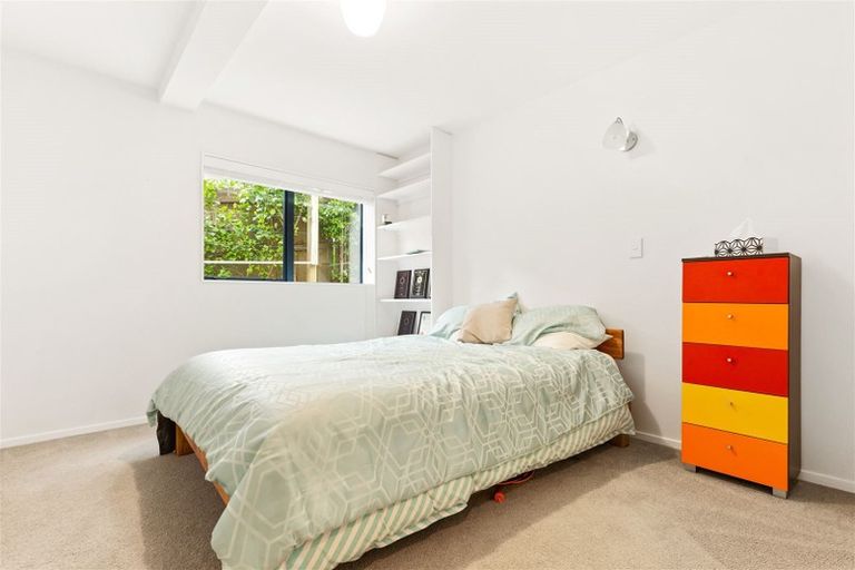 Photo of property in 48 Renata Crescent, Te Atatu Peninsula, Auckland, 0610