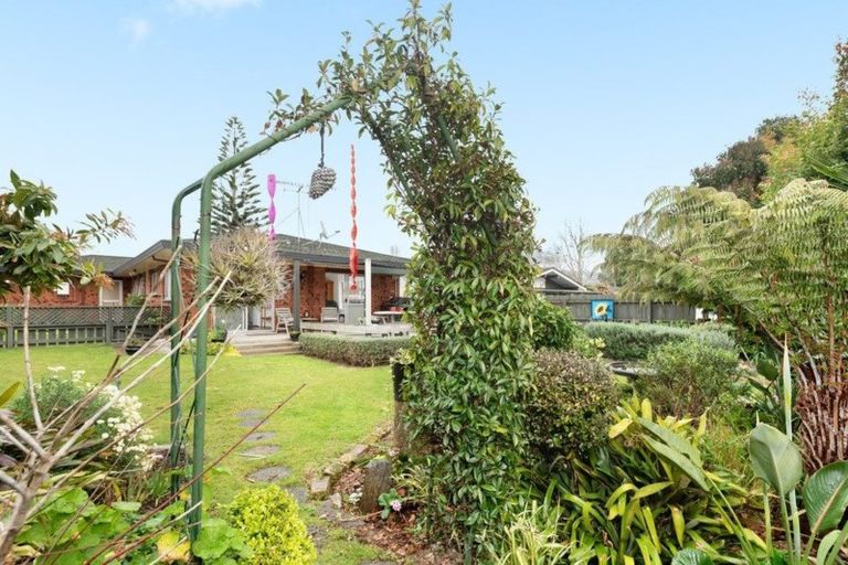 Photo of property in 25 Hookey Drive, Te Puke, 3119