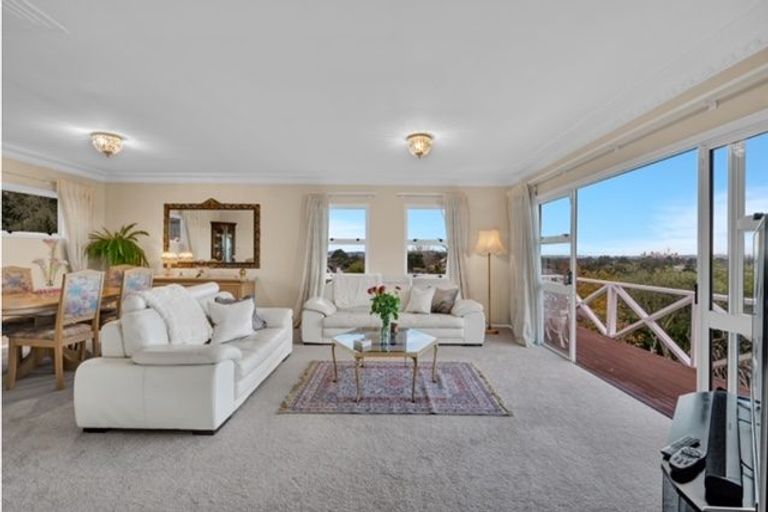 Photo of property in 105 Colwill Road, Massey, Auckland, 0614