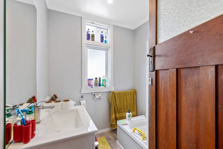 Photo of property in 77 Heretaunga Street, Palmerston North, 4414