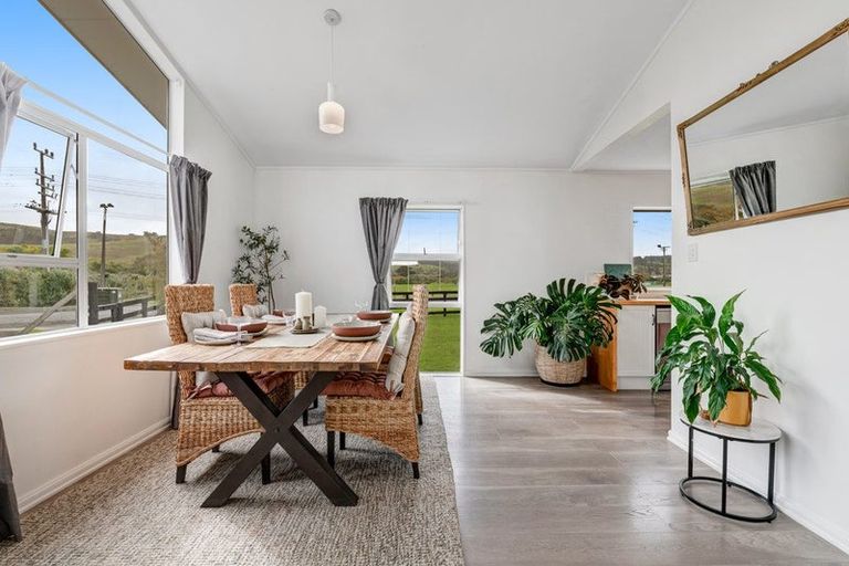 Photo of property in 129 Awaroa Road, Helensville, 0800