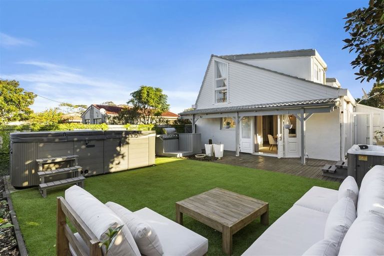 Photo of property in 52a Hatton Road, Orewa, 0931
