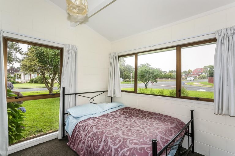 Photo of property in 120 Racecourse Road, Waiuku, 2123