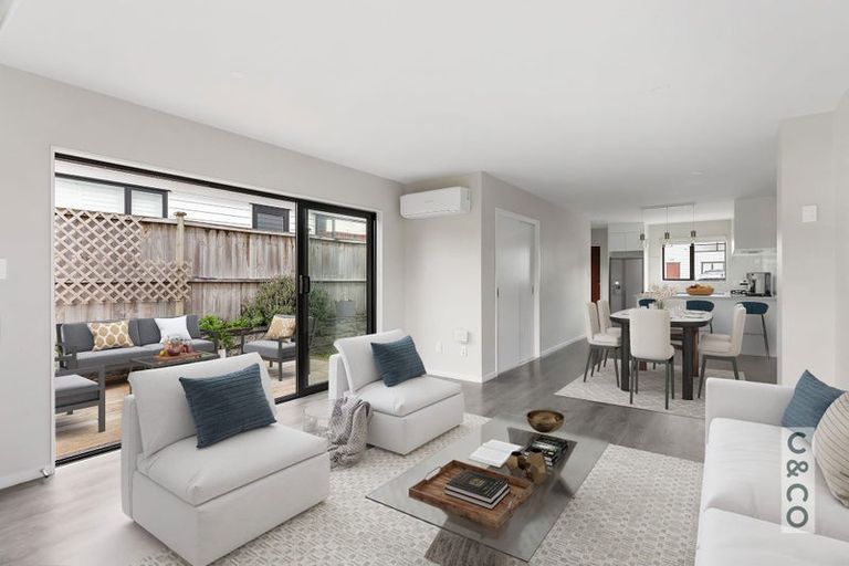 Photo of property in 2e Vinistra Road, Kumeu, 0810