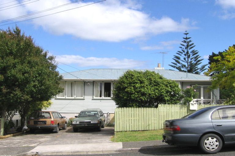 Photo of property in 7 Fordham Street, Beach Haven, Auckland, 0626
