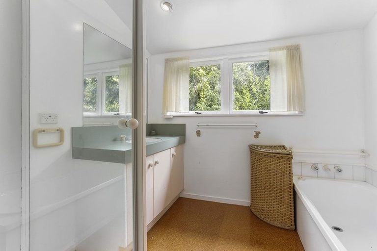 Photo of property in 1/95 Braemar Road, Castor Bay, Auckland, 0620