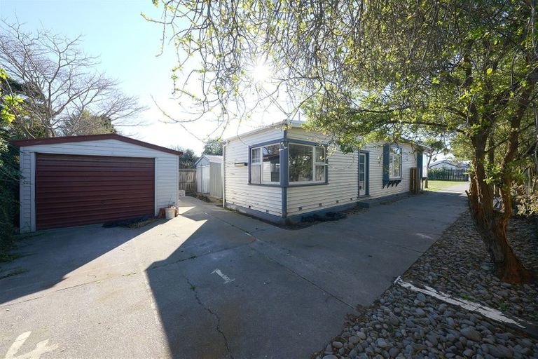 Photo of property in 128 Pages Road, Wainoni, Christchurch, 8061