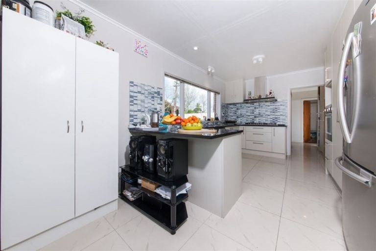 Photo of property in 52 Pleasant Road, Glen Eden, Auckland, 0602