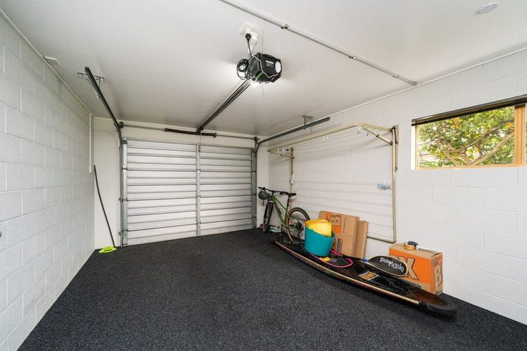 Photo of property in 32 Shelton Place, Feilding, 4702