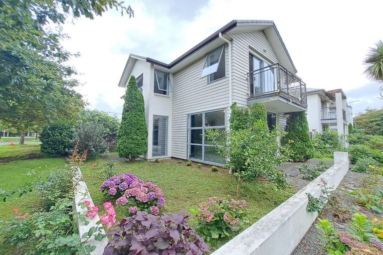 Photo of property in 39 Phar Lap Crescent, Takanini, 2112