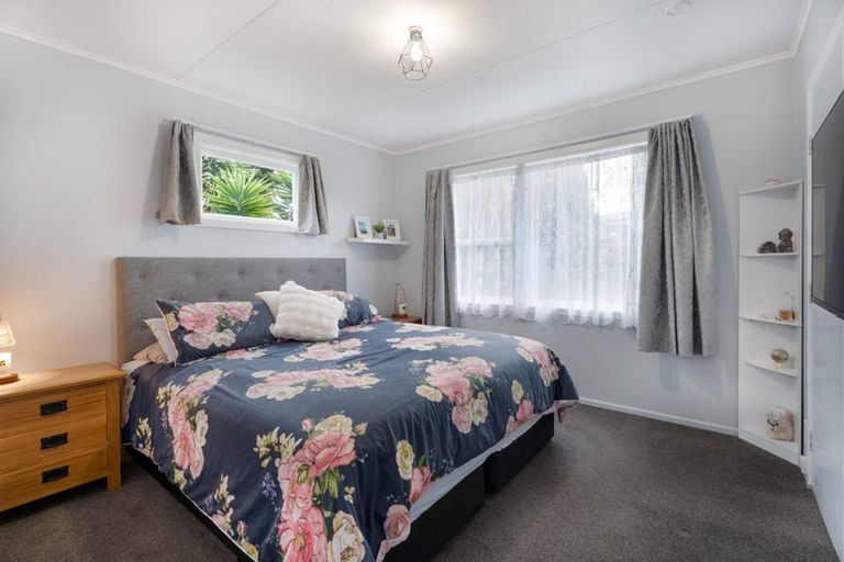 Photo of property in 17 Mountbatten Grove, Clouston Park, Upper Hutt, 5018