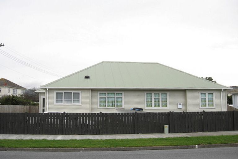 Photo of property in 47 Hewer Crescent, Naenae, Lower Hutt, 5011