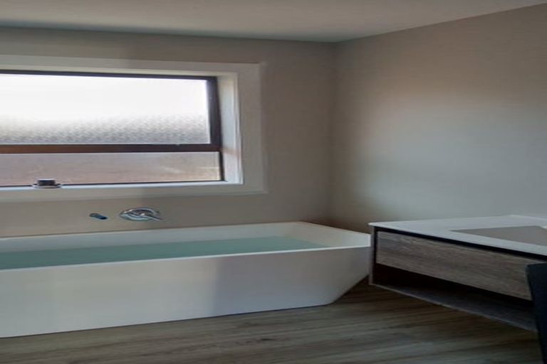 Photo of property in 75 Nottingham Street, Karori, Wellington, 6012