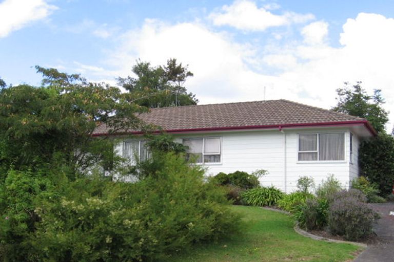 Photo of property in 18 Katrina Place, Massey, Auckland, 0614