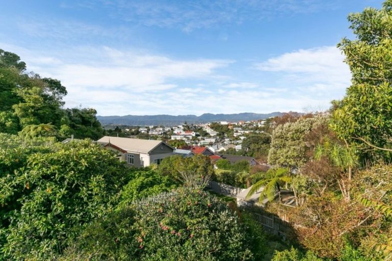 Photo of property in 82 Todman Street, Brooklyn, Wellington, 6021