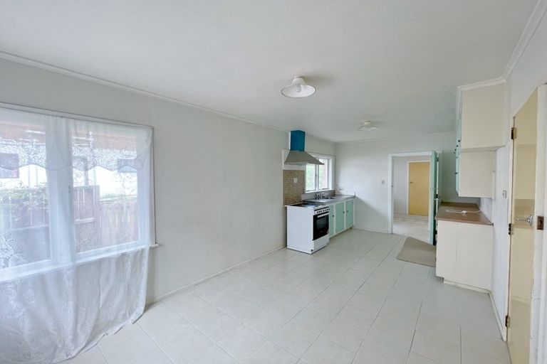 Photo of property in 20 Copley Street, New Lynn, Auckland, 0600