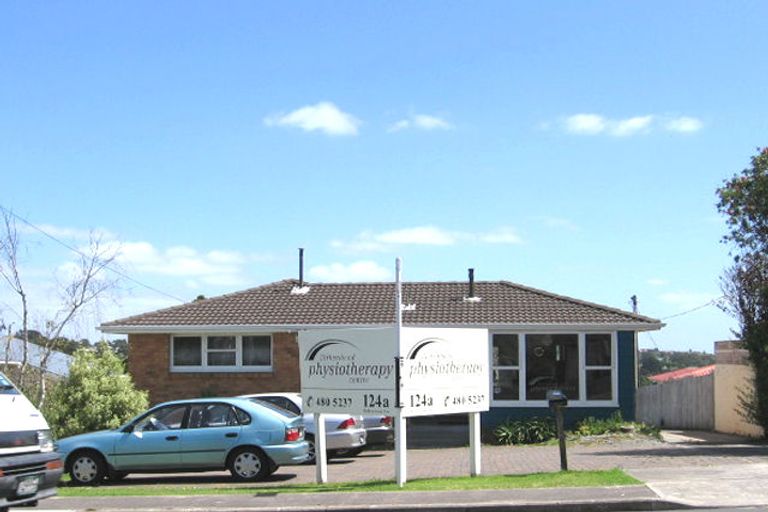 Photo of property in 126 Birkenhead Avenue, Birkenhead, Auckland, 0626