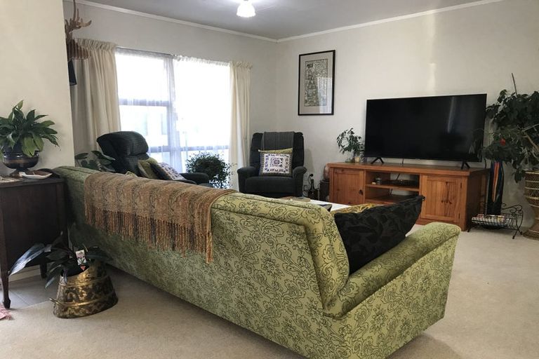 Photo of property in 2/41 Carnarvon Street, Gisborne, 4010
