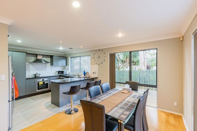 Photo of property in 18a Enderby Drive, Te Atatu Peninsula, Auckland, 0610