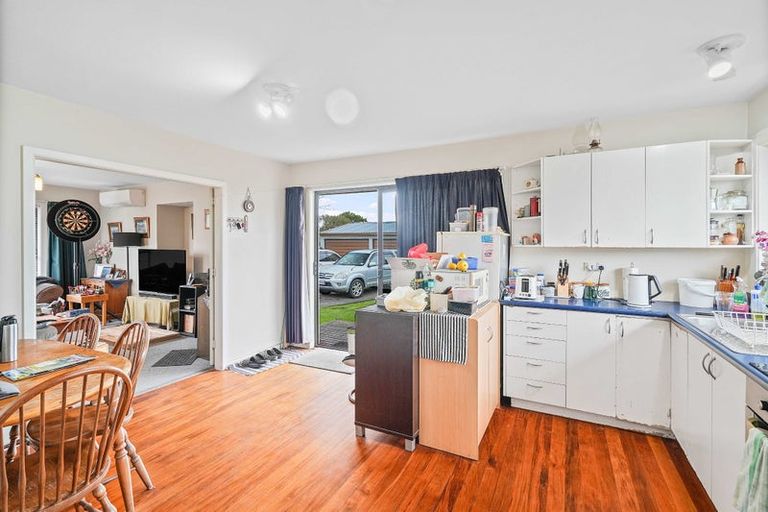 Photo of property in 6 Skerten Avenue, Hornby, Christchurch, 8042