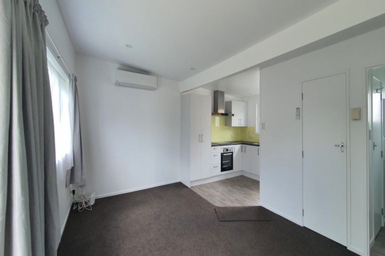 Photo of property in 176 Henderson Valley Road, Henderson, Auckland, 0612