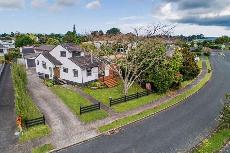 Photo of property in 4 Riverside Drive, Waiuku, 2123