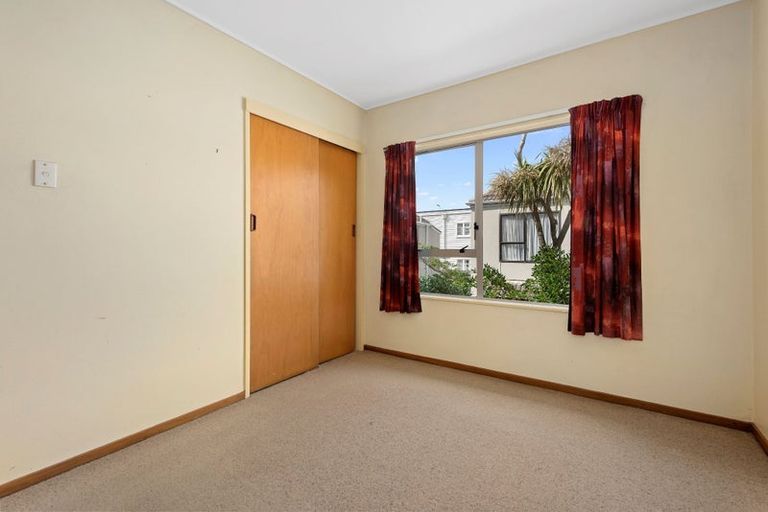 Photo of property in 218u8 Onepu Road, Lyall Bay, Wellington, 6022