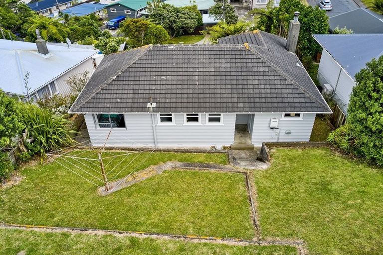 Photo of property in 63 Salford Street, Newlands, Wellington, 6037