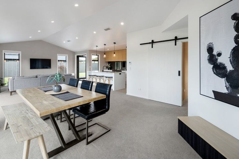 Photo of property in 34 Mike Smith Drive, Cambridge, 3434