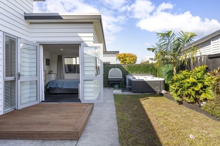 Photo of property in 10 Pimelea Street, Papamoa Beach, Papamoa, 3118